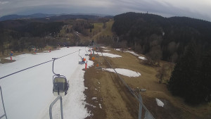Snow park Paprsek - Lanovka - pohled dolů - 23.3.2023 v 17:30