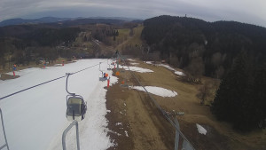 Snow park Paprsek - Lanovka - pohled dolů - 23.3.2023 v 17:35