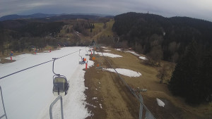 Snow park Paprsek - Lanovka - pohled dolů - 23.3.2023 v 17:40