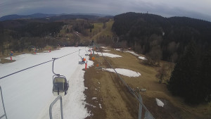 Snow park Paprsek - Lanovka - pohled dolů - 23.3.2023 v 17:45