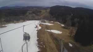 Snow park Paprsek - Lanovka - pohled dolů - 23.3.2023 v 17:50