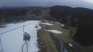 Snow park Paprsek - Lanovka - pohled dolů - 23.3.2023 v 18:10