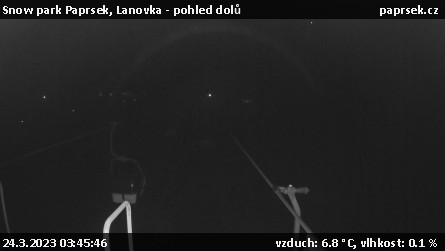 Snow park Paprsek - Lanovka - pohled dolů - 24.3.2023 v 03:45