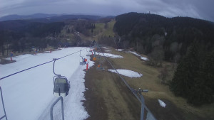 Snow park Paprsek - Lanovka - pohled dolů - 24.3.2023 v 05:45