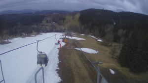 Snow park Paprsek - Lanovka - pohled dolů - 24.3.2023 v 05:50