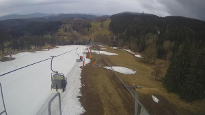 Snow park Paprsek - Lanovka - pohled dolů - 24.3.2023 v 06:35