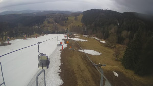 Snow park Paprsek - Lanovka - pohled dolů - 24.3.2023 v 06:40