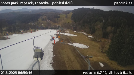 Snow park Paprsek - Lanovka - pohled dolů - 24.3.2023 v 06:50