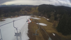 Snow park Paprsek - Lanovka - pohled dolů - 24.3.2023 v 07:25