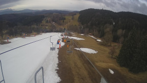 Snow park Paprsek - Lanovka - pohled dolů - 24.3.2023 v 07:35