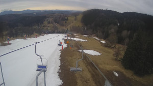 Snow park Paprsek - Lanovka - pohled dolů - 24.3.2023 v 09:40