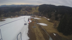 Snow park Paprsek - Lanovka - pohled dolů - 24.3.2023 v 09:45