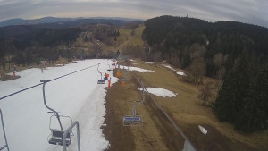 Snow park Paprsek - Lanovka - pohled dolů - 24.3.2023 v 10:15