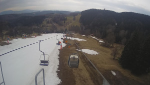 Snow park Paprsek - Lanovka - pohled dolů - 24.3.2023 v 11:45
