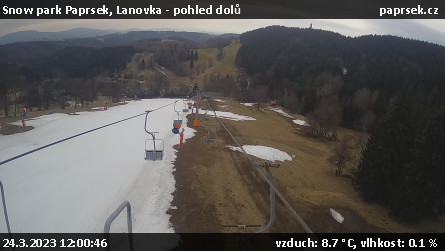 Snow park Paprsek - Lanovka - pohled dolů - 24.3.2023 v 12:00
