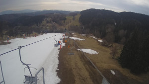 Snow park Paprsek - Lanovka - pohled dolů - 24.3.2023 v 12:10