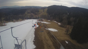Snow park Paprsek - Lanovka - pohled dolů - 24.3.2023 v 12:20