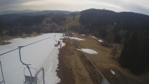 Snow park Paprsek - Lanovka - pohled dolů - 24.3.2023 v 12:25