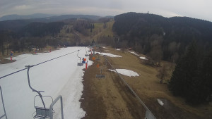 Snow park Paprsek - Lanovka - pohled dolů - 24.3.2023 v 13:20