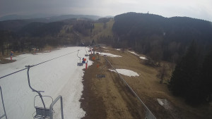 Snow park Paprsek - Lanovka - pohled dolů - 24.3.2023 v 13:30