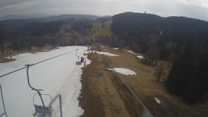 Snow park Paprsek - Lanovka - pohled dolů - 24.3.2023 v 13:45