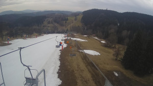 Snow park Paprsek - Lanovka - pohled dolů - 24.3.2023 v 14:05