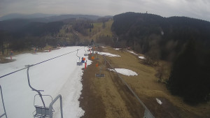 Snow park Paprsek - Lanovka - pohled dolů - 24.3.2023 v 14:20