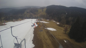 Snow park Paprsek - Lanovka - pohled dolů - 24.3.2023 v 14:30