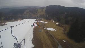 Snow park Paprsek - Lanovka - pohled dolů - 24.3.2023 v 14:40
