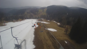 Snow park Paprsek - Lanovka - pohled dolů - 24.3.2023 v 14:50