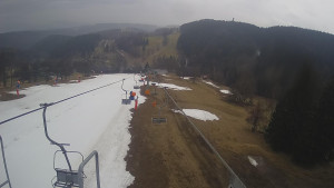 Snow park Paprsek - Lanovka - pohled dolů - 24.3.2023 v 15:15