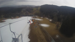 Snow park Paprsek - Lanovka - pohled dolů - 24.3.2023 v 15:40