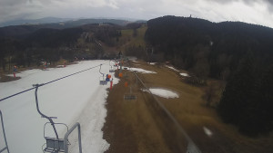 Snow park Paprsek - Lanovka - pohled dolů - 24.3.2023 v 16:05