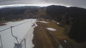 Snow park Paprsek - Lanovka - pohled dolů - 24.3.2023 v 17:40
