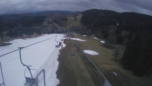 Snow park Paprsek - Lanovka - pohled dolů - 25.3.2023 v 05:30
