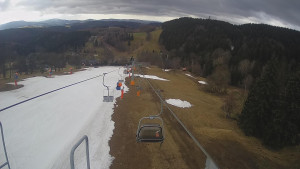 Snow park Paprsek - Lanovka - pohled dolů - 26.3.2023 v 10:25