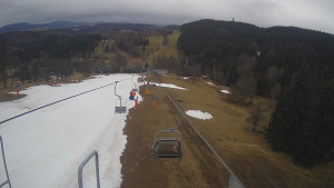 Snow park Paprsek - Lanovka - pohled dolů - 26.3.2023 v 17:30