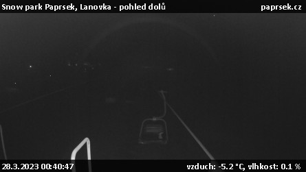 Snow park Paprsek - Lanovka - pohled dolů - 28.3.2023 v 00:40