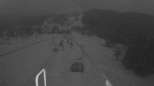 Snow park Paprsek - Lanovka - pohled dolů - 28.3.2023 v 06:00