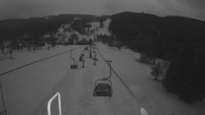 Snow park Paprsek - Lanovka - pohled dolů - 28.3.2023 v 06:05