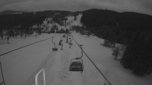 Snow park Paprsek - Lanovka - pohled dolů - 28.3.2023 v 06:10