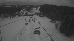 Snow park Paprsek - Lanovka - pohled dolů - 28.3.2023 v 06:15