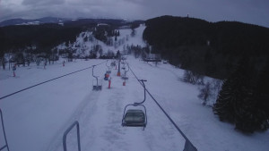 Snow park Paprsek - Lanovka - pohled dolů - 28.3.2023 v 06:20