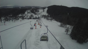 Snow park Paprsek - Lanovka - pohled dolů - 28.3.2023 v 06:25