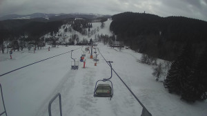 Snow park Paprsek - Lanovka - pohled dolů - 28.3.2023 v 06:40