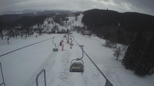 Snow park Paprsek - Lanovka - pohled dolů - 28.3.2023 v 06:45