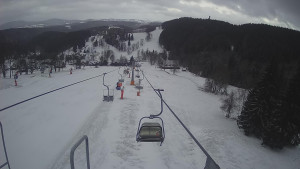 Snow park Paprsek - Lanovka - pohled dolů - 28.3.2023 v 06:50