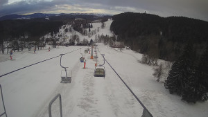 Snow park Paprsek - Lanovka - pohled dolů - 28.3.2023 v 07:25