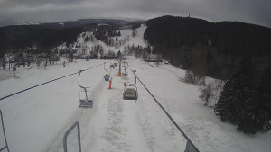 Snow park Paprsek - Lanovka - pohled dolů - 28.3.2023 v 08:00