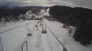 Snow park Paprsek - Lanovka - pohled dolů - 28.3.2023 v 08:15